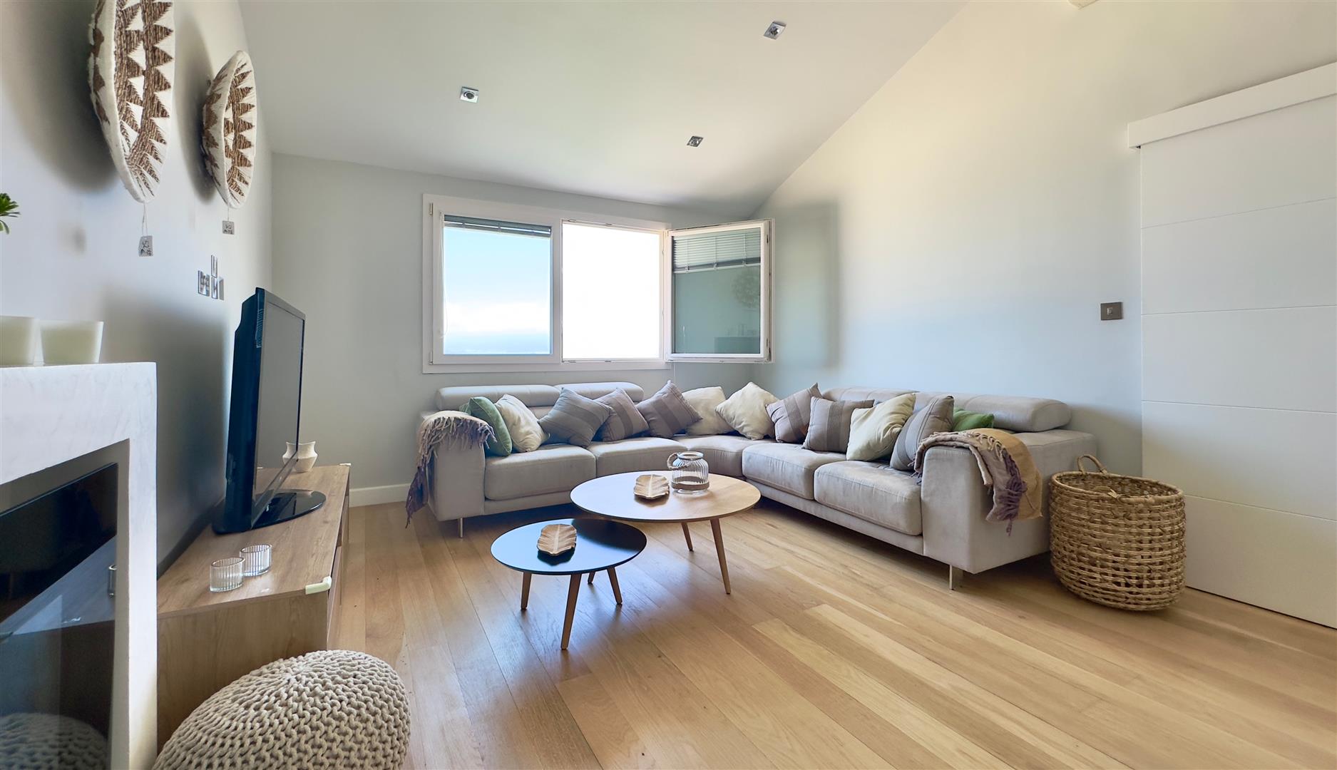 Image of Apartment - 3 Bedrooms - 2 Bathrooms for Rental in South District-Gibraltar, Image 7